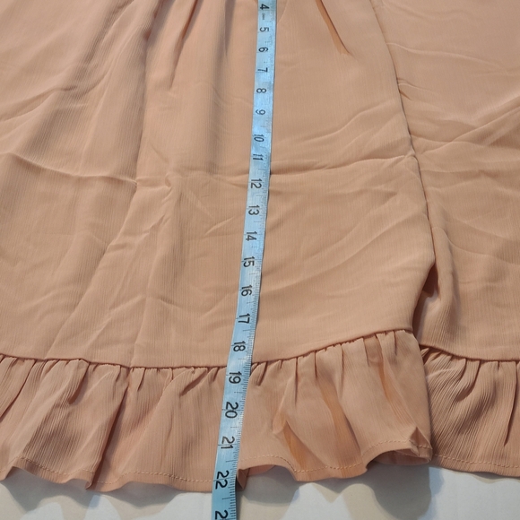 Cute & Flowy Cream Sleeveless Ruffle Hem Blouse Womens 2XL NWOT Adjustable Strap - Picture 9 of 10